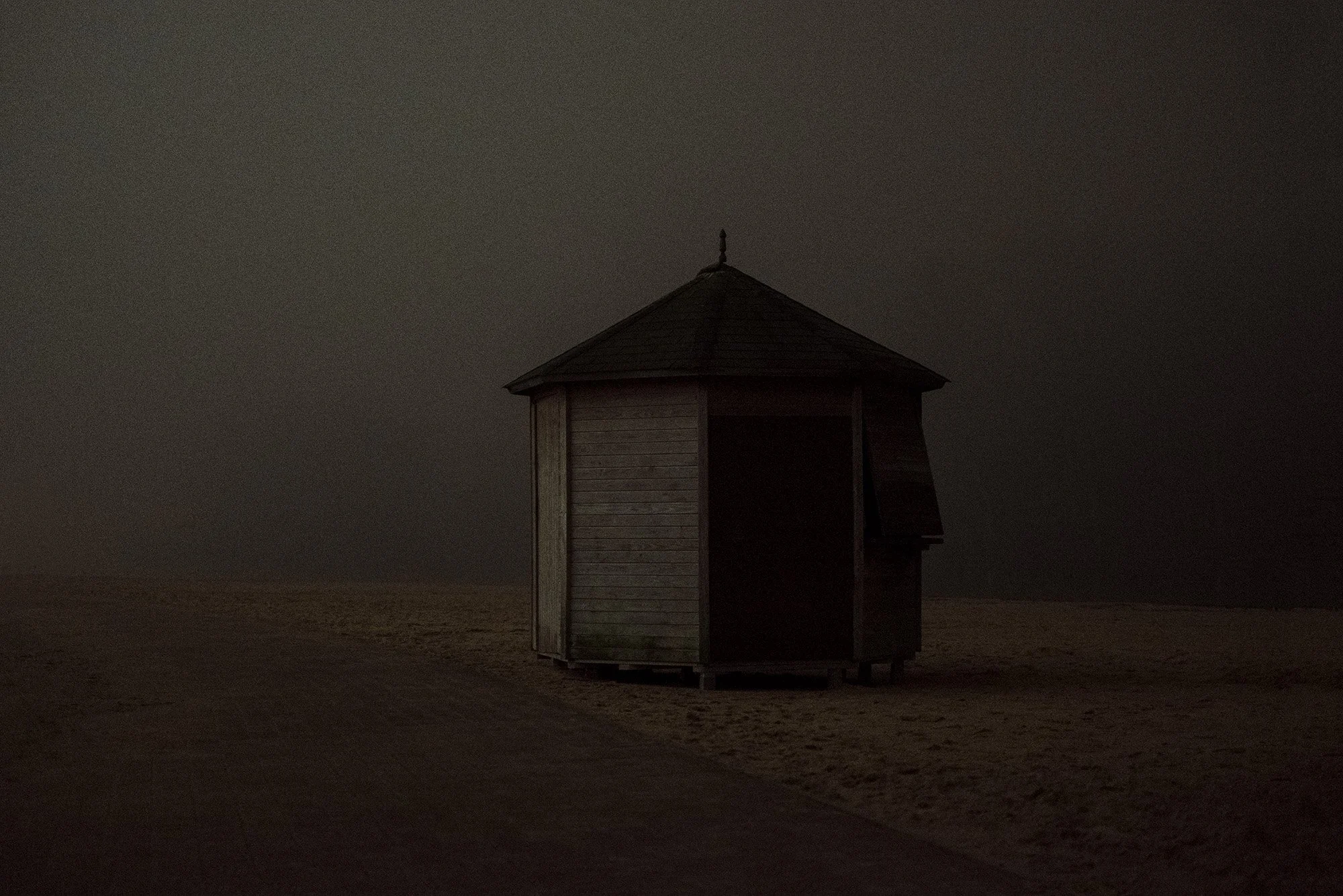 Untitled, 2018 — night photography by Pierre Putman